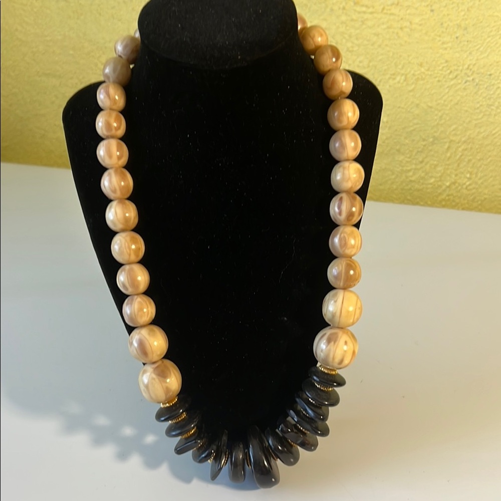Elegant Black and Tan Beaded Necklace